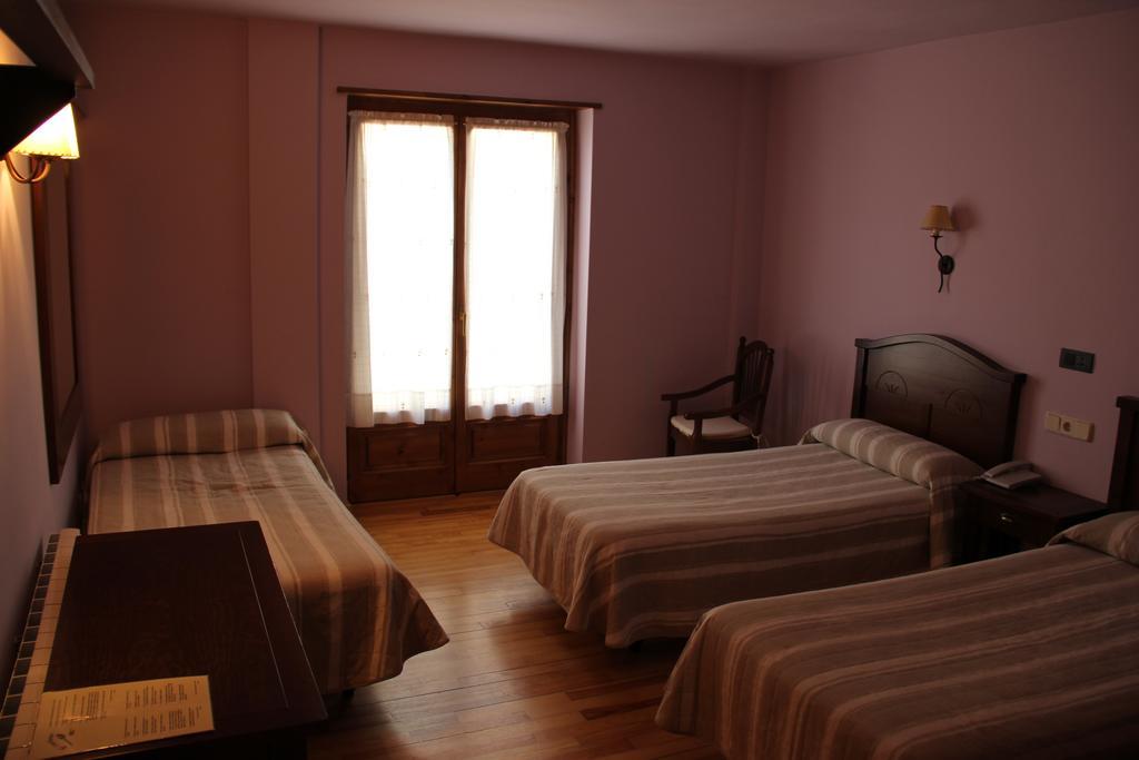 Hotel Rantiner Taull Bilik gambar
